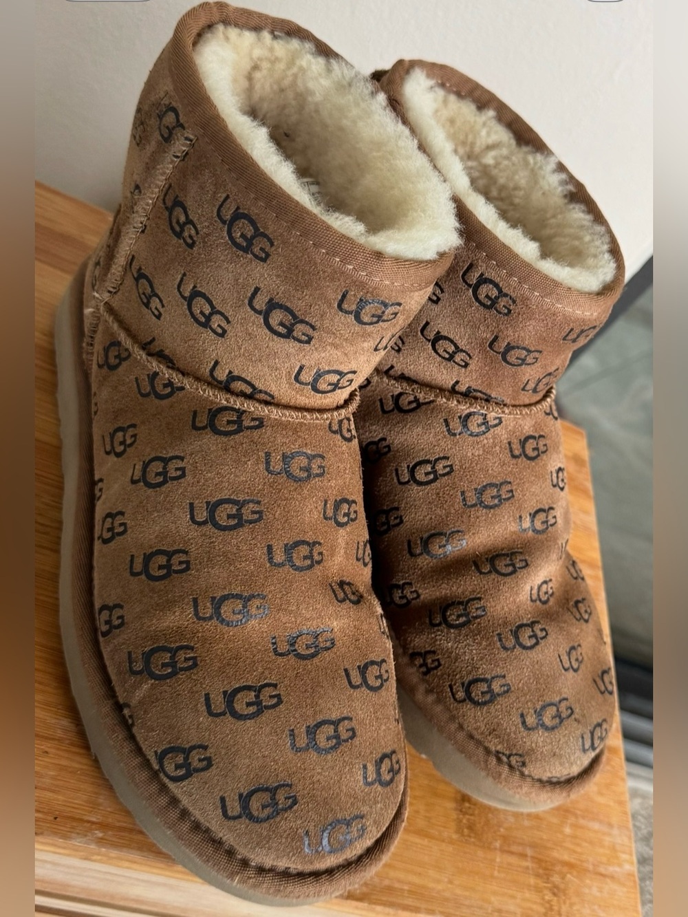 UGG Womens Brown Suede Ankle Bootie Sheepskin Lined Logo Print EU 38/US Size 7